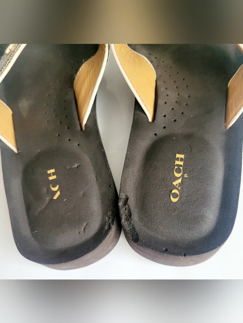 Coach Judy Women's Tan Signature Leather Thong Sandal US 7.5 - Picture 15 of 16